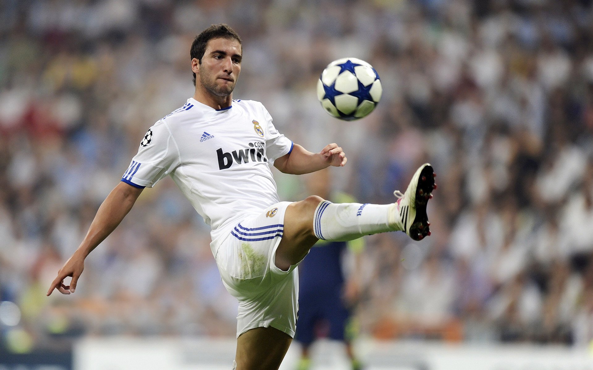 单节风暴！亚特兰大主场掀翻红军，克瓦拉茨赫利亚导演逆转好戏