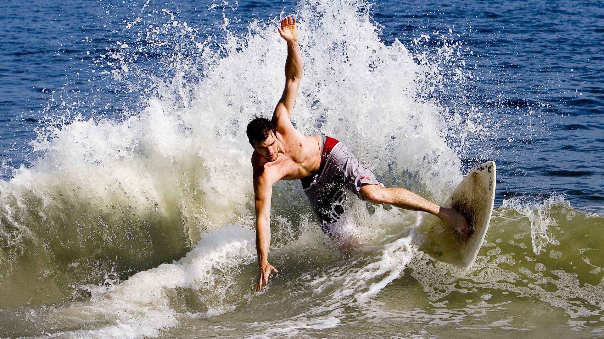 库里存在感拉满，上海队最后时刻击败灰熊